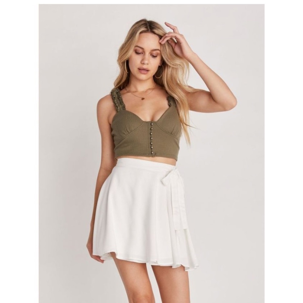 SOLD✨Backyard Roses Valerie Skirt